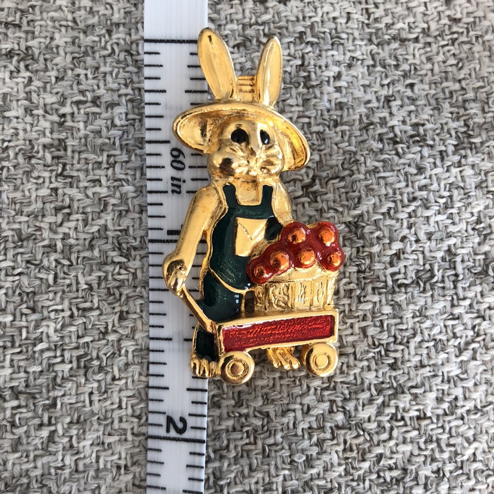 Danecraft Bunny Brooch with Wagon of Fruit - Picture 6 of 15